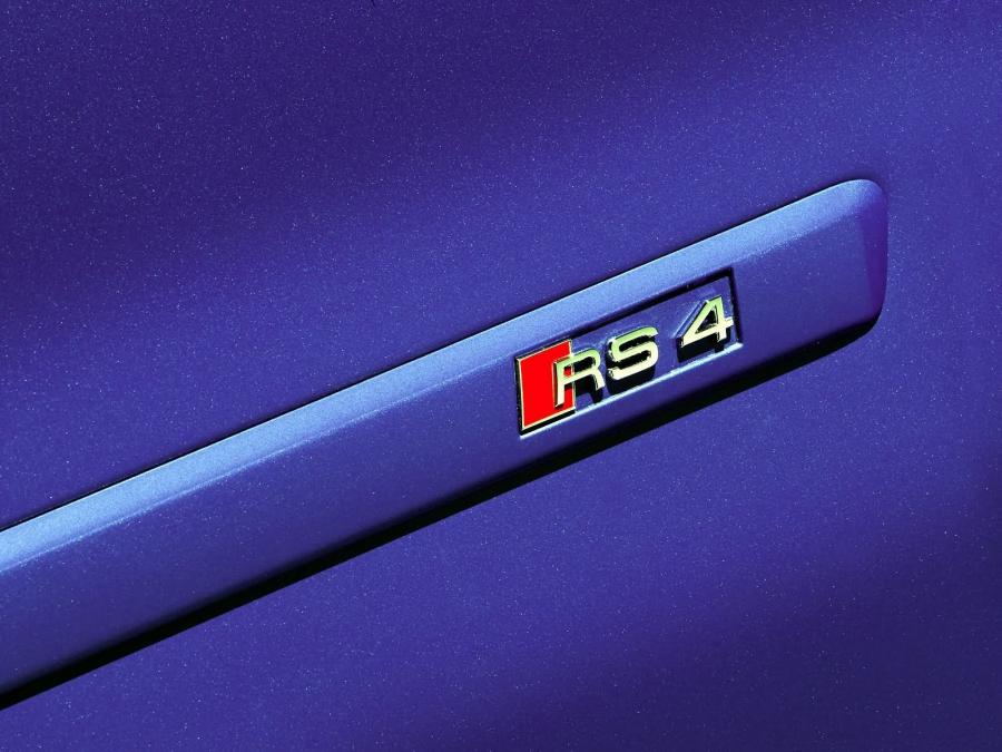 Логотип Audi RS4 Sedan (B7, 8E) 2005 года  (фото 42 из 48)